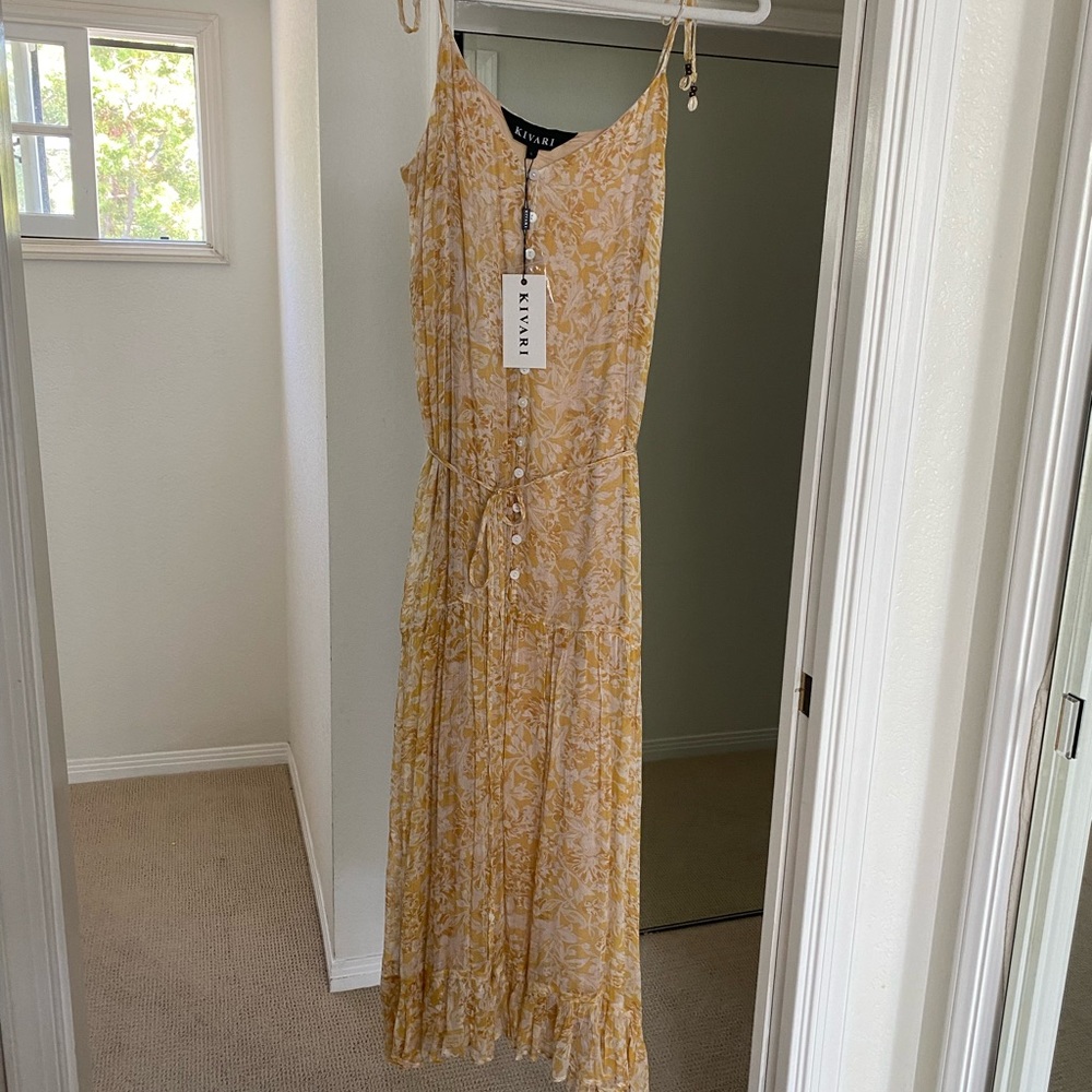 Kivari Dress. Large size.